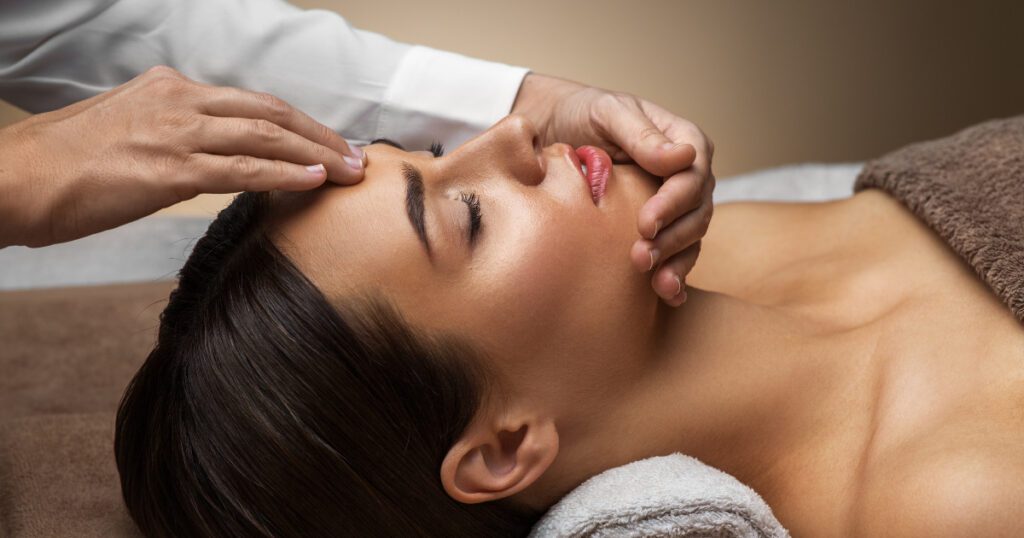 image 11 27 - 35+ Business Ideas in Pune to Start Today - 2025 Spa and Beauty Parlour | Business Ideas in Pune