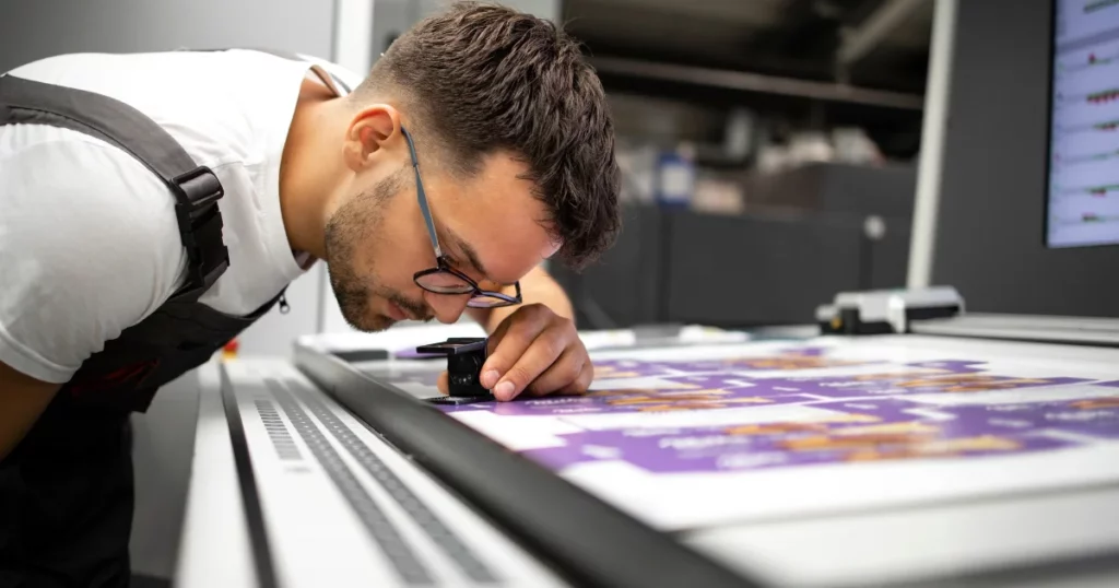 Maximizing Print Quality - Types of T Shirt Printing: The Ultimate Guide (2024) - 2025 Maximizing Print Quality - types of t shirt screen printing