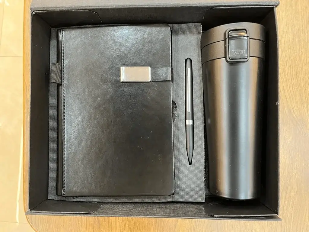Surprise gift - 10 Amazing Corporate Gifting Ideas for Startups - 2025 Corporate Gifting Ideas for Startups - Surprise gift box