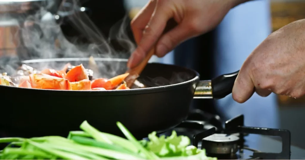 Cloud Kitchen - 50 Low-cost Business Ideas With High Profit in India (2024) - 2025 Cloud Kitchen | low cost business ideas with high profit